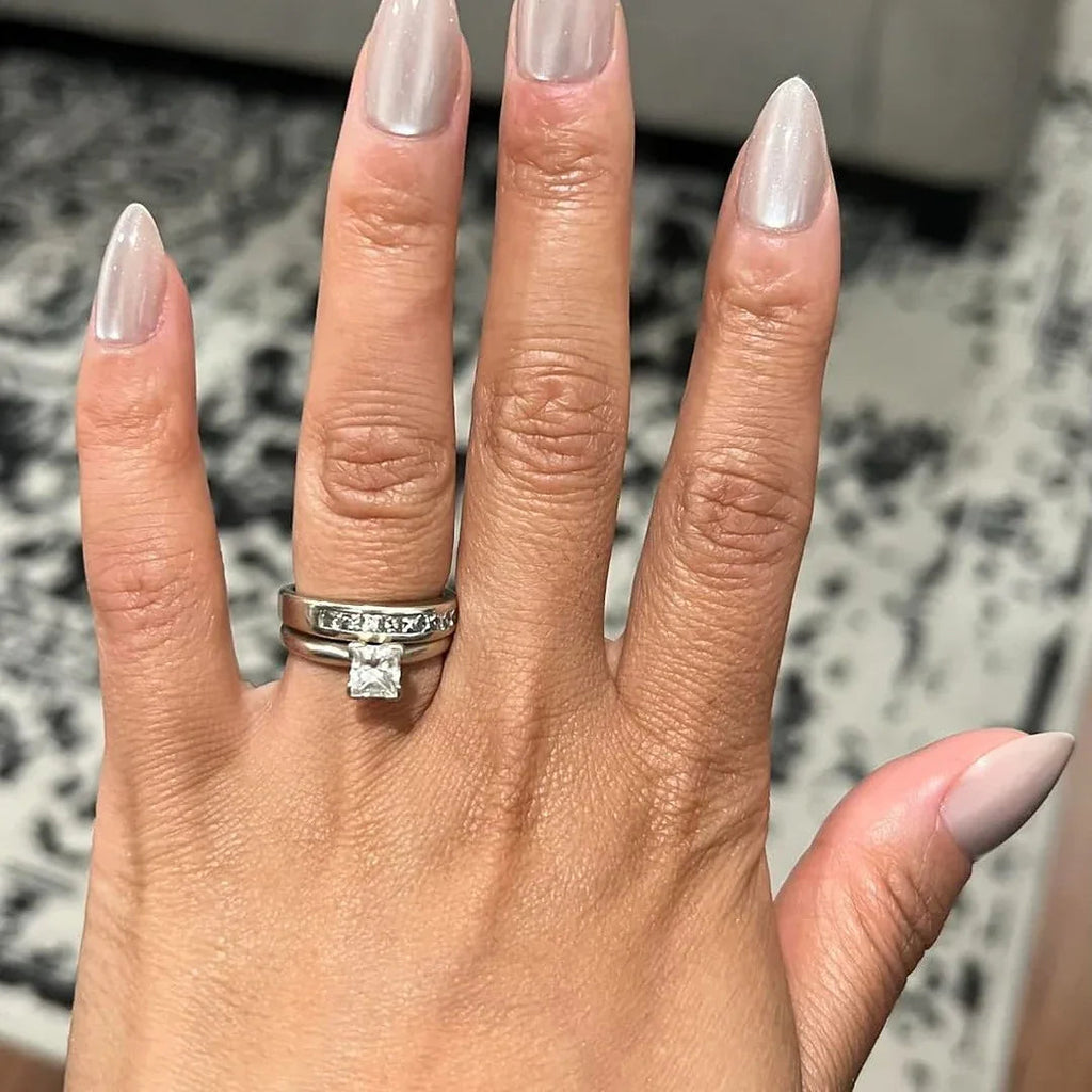 Aurora Cat Eye Almond Nails - Press On Nails